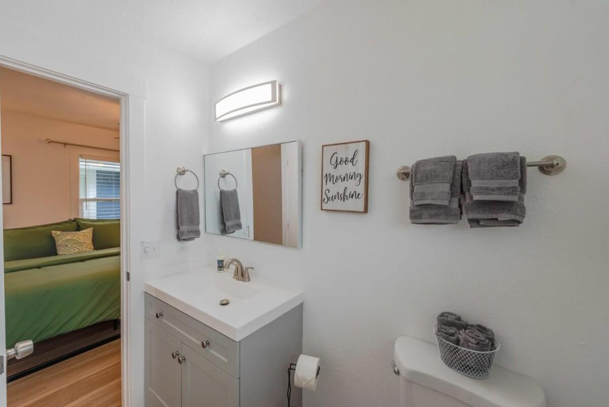 #Stayinmydistrict Coos Bay Cypress Cottage Εξωτερικό φωτογραφία