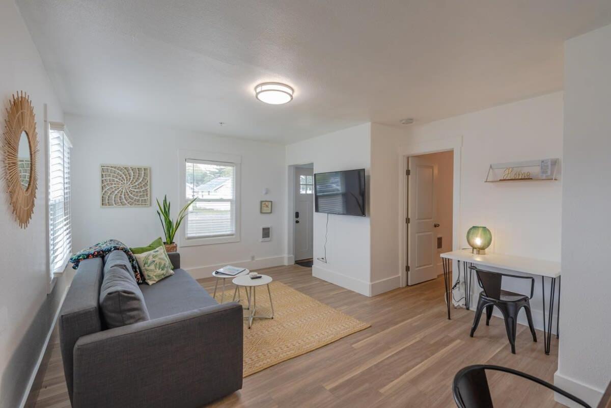 #Stayinmydistrict Coos Bay Cypress Cottage Εξωτερικό φωτογραφία