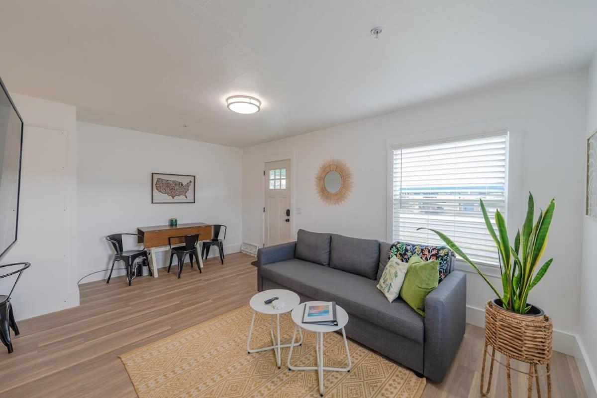 #Stayinmydistrict Coos Bay Cypress Cottage Εξωτερικό φωτογραφία